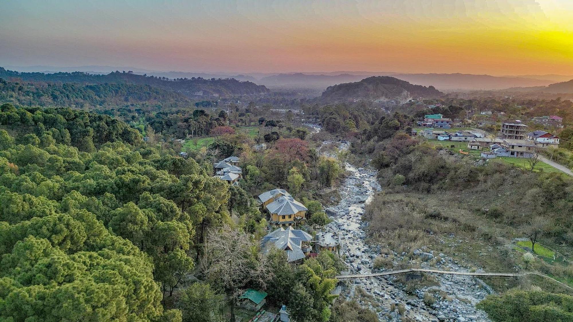 Prakriti Aalay - Riverside Mountain View Boutique Eco Resort Νταραμσάλα Εξωτερικό φωτογραφία